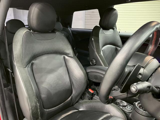 ＭＩＮＩ クーパーＳ　ＪＣＷパッケージ　ボンネットストライプ　リアスポイラー　ＨＩＤヘッドライト　フォグ　純正１７インチＡＷ　純正ナビ　ＢＴ接続　ハーフレザーシート　パドルシフト　ＨＵＤ　スペアキー　ＥＴＣ車載器（46枚目）