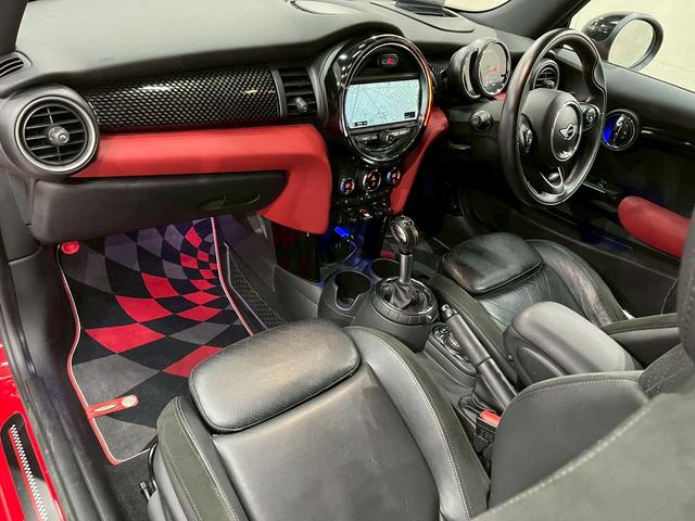 ＭＩＮＩ クーパーＳ　ＪＣＷパッケージ　ボンネットストライプ　リアスポイラー　ＨＩＤヘッドライト　フォグ　純正１７インチＡＷ　純正ナビ　ＢＴ接続　ハーフレザーシート　パドルシフト　ＨＵＤ　スペアキー　ＥＴＣ車載器（47枚目）