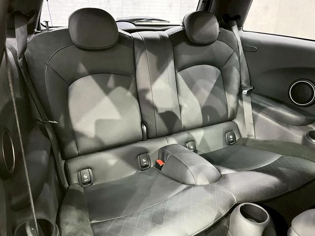 ＭＩＮＩ クーパーＳ　ＪＣＷパッケージ　ボンネットストライプ　リアスポイラー　ＨＩＤヘッドライト　フォグ　純正１７インチＡＷ　純正ナビ　ＢＴ接続　ハーフレザーシート　パドルシフト　ＨＵＤ　スペアキー　ＥＴＣ車載器（51枚目）