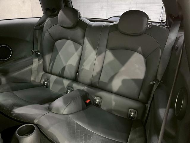 ＭＩＮＩ クーパーＳ　ＪＣＷパッケージ　ボンネットストライプ　リアスポイラー　ＨＩＤヘッドライト　フォグ　純正１７インチＡＷ　純正ナビ　ＢＴ接続　ハーフレザーシート　パドルシフト　ＨＵＤ　スペアキー　ＥＴＣ車載器（53枚目）