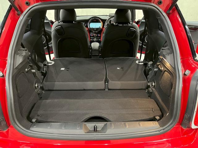 ＭＩＮＩ クーパーＳ　ＪＣＷパッケージ　ボンネットストライプ　リアスポイラー　ＨＩＤヘッドライト　フォグ　純正１７インチＡＷ　純正ナビ　ＢＴ接続　ハーフレザーシート　パドルシフト　ＨＵＤ　スペアキー　ＥＴＣ車載器（56枚目）