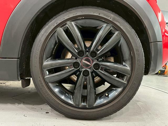 ＭＩＮＩ クーパーＳ　ＪＣＷパッケージ　ボンネットストライプ　リアスポイラー　ＨＩＤヘッドライト　フォグ　純正１７インチＡＷ　純正ナビ　ＢＴ接続　ハーフレザーシート　パドルシフト　ＨＵＤ　スペアキー　ＥＴＣ車載器（59枚目）