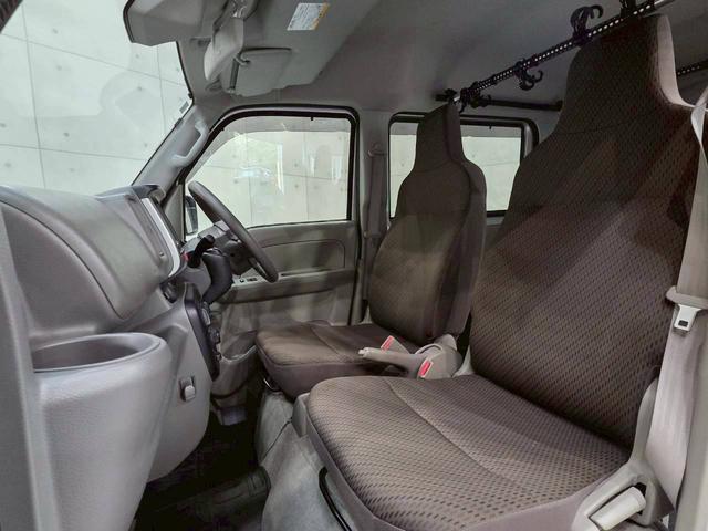 ＮＶ１００クリッパーバン ＤＸ　ＧＬエマージェンシーブレーキパッケージ　ユーザー様直接仕入れ　純正ナビ　フルセグＴＶ　Ｂｌｕｅｔｏｏｔｈ接続　バックモニター　車内キャリア　１２インチホイール　ドラレコ　エマブレ　電格ミラー　サイドバイザー　リモコンキー　スペアキー　ＥＴＣ（49枚目）