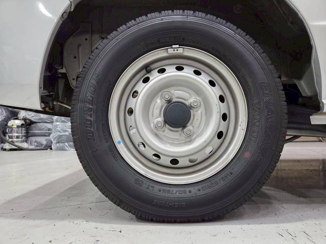 ＮＶ１００クリッパーバン ＤＸ　ＧＬエマージェンシーブレーキパッケージ　ユーザー様直接仕入れ　純正ナビ　フルセグＴＶ　Ｂｌｕｅｔｏｏｔｈ接続　バックモニター　車内キャリア　１２インチホイール　ドラレコ　エマブレ　電格ミラー　サイドバイザー　リモコンキー　スペアキー　ＥＴＣ（60枚目）