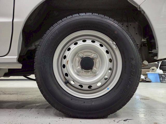 ＮＶ１００クリッパーバン ＤＸ　ＧＬエマージェンシーブレーキパッケージ　ユーザー様直接仕入れ　純正ナビ　フルセグＴＶ　Ｂｌｕｅｔｏｏｔｈ接続　バックモニター　車内キャリア　１２インチホイール　ドラレコ　エマブレ　電格ミラー　サイドバイザー　リモコンキー　スペアキー　ＥＴＣ（62枚目）