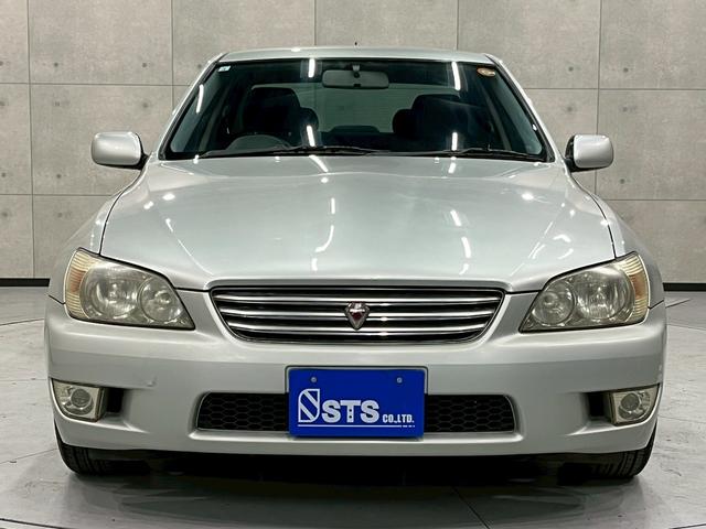 アルテッツァ ＲＳ２００　Ｚエディション　６速マニュアル　ＨＩＤヘッドライト　フォグランプ　純正１７インチアルミ　カロッツェリアオーディオ　ＣＤ　エアコン　シートバックポケット　電動格納ドアミラー　リモコンキー　予備キー　実走行６．４万キロ台（7枚目）