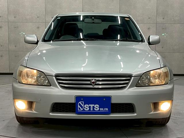 アルテッツァ ＲＳ２００　Ｚエディション　６速マニュアル　ＨＩＤヘッドライト　フォグランプ　純正１７インチアルミ　カロッツェリアオーディオ　ＣＤ　エアコン　シートバックポケット　電動格納ドアミラー　リモコンキー　予備キー　実走行６．４万キロ台（8枚目）