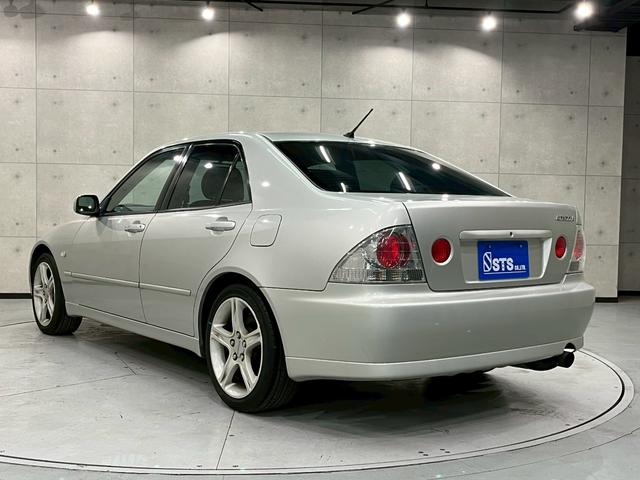 アルテッツァ ＲＳ２００　Ｚエディション　６速マニュアル　ＨＩＤヘッドライト　フォグランプ　純正１７インチアルミ　カロッツェリアオーディオ　ＣＤ　エアコン　シートバックポケット　電動格納ドアミラー　リモコンキー　予備キー　実走行６．４万キロ台（17枚目）