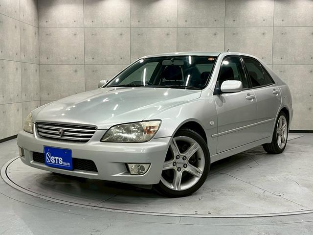 アルテッツァ ＲＳ２００　Ｚエディション　６速マニュアル　ＨＩＤヘッドライト　フォグランプ　純正１７インチアルミ　カロッツェリアオーディオ　ＣＤ　エアコン　シートバックポケット　電動格納ドアミラー　リモコンキー　予備キー　実走行６．４万キロ台（19枚目）