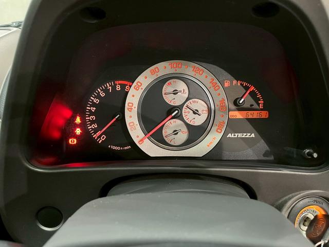 アルテッツァ ＲＳ２００　Ｚエディション　６速マニュアル　ＨＩＤヘッドライト　フォグランプ　純正１７インチアルミ　カロッツェリアオーディオ　ＣＤ　エアコン　シートバックポケット　電動格納ドアミラー　リモコンキー　予備キー　実走行６．４万キロ台（21枚目）