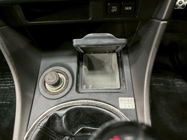 アルテッツァ ＲＳ２００　Ｚエディション　６速マニュアル　ＨＩＤヘッドライト　フォグランプ　純正１７インチアルミ　カロッツェリアオーディオ　ＣＤ　エアコン　シートバックポケット　電動格納ドアミラー　リモコンキー　予備キー　実走行６．４万キロ台（30枚目）