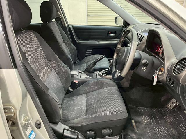 アルテッツァ ＲＳ２００　Ｚエディション　６速マニュアル　ＨＩＤヘッドライト　フォグランプ　純正１７インチアルミ　カロッツェリアオーディオ　ＣＤ　エアコン　シートバックポケット　電動格納ドアミラー　リモコンキー　予備キー　実走行６．４万キロ台（36枚目）