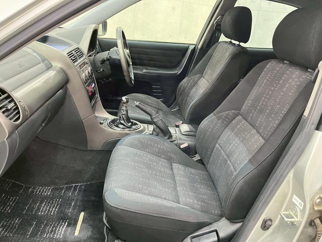 アルテッツァ ＲＳ２００　Ｚエディション　６速マニュアル　ＨＩＤヘッドライト　フォグランプ　純正１７インチアルミ　カロッツェリアオーディオ　ＣＤ　エアコン　シートバックポケット　電動格納ドアミラー　リモコンキー　予備キー　実走行６．４万キロ台（39枚目）