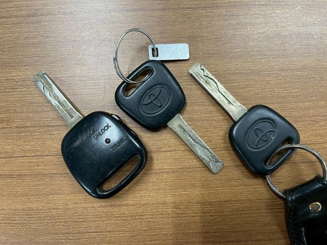 アルテッツァ ＲＳ２００　Ｚエディション　６速マニュアル　ＨＩＤヘッドライト　フォグランプ　純正１７インチアルミ　カロッツェリアオーディオ　ＣＤ　エアコン　シートバックポケット　電動格納ドアミラー　リモコンキー　予備キー　実走行６．４万キロ台（56枚目）