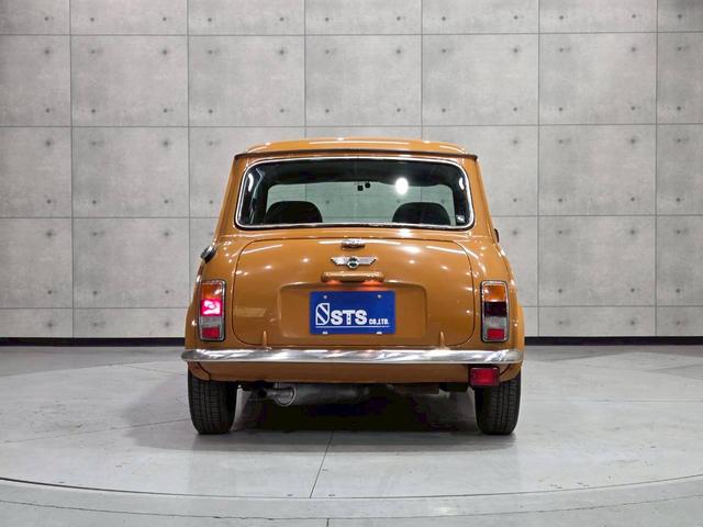 MINI クーパー 社外12インチアルミホイール ブラックレザーシート ポータブルナビ カロッツェリアオーディオ エアコン 木目インパネ 革巻きステアリング ETC車載器 実走行5.3万キロ台 正規ディーラー 色替え車両(14枚目)