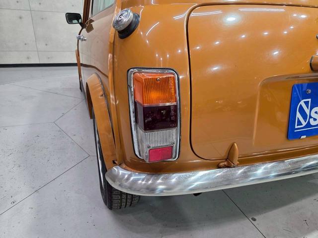 MINI クーパー 社外12インチアルミホイール ブラックレザーシート ポータブルナビ カロッツェリアオーディオ エアコン 木目インパネ 革巻きステアリング ETC車載器 実走行5.3万キロ台 正規ディーラー 色替え車両(15枚目)