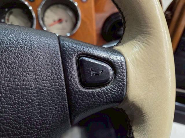 MINI クーパー 社外12インチアルミホイール ブラックレザーシート ポータブルナビ カロッツェリアオーディオ エアコン 木目インパネ 革巻きステアリング ETC車載器 実走行5.3万キロ台 正規ディーラー 色替え車両(29枚目)