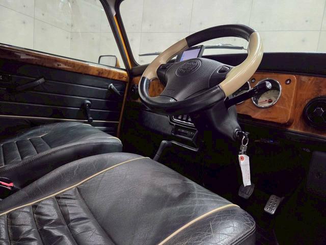 MINI クーパー 社外12インチアルミホイール ブラックレザーシート ポータブルナビ カロッツェリアオーディオ エアコン 木目インパネ 革巻きステアリング ETC車載器 実走行5.3万キロ台 正規ディーラー 色替え車両(38枚目)