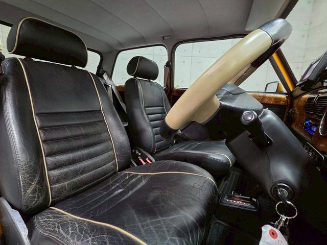 MINI クーパー 社外12インチアルミホイール ブラックレザーシート ポータブルナビ カロッツェリアオーディオ エアコン 木目インパネ 革巻きステアリング ETC車載器 実走行5.3万キロ台 正規ディーラー 色替え車両(40枚目)