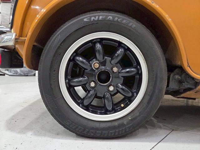 MINI クーパー 社外12インチアルミホイール ブラックレザーシート ポータブルナビ カロッツェリアオーディオ エアコン 木目インパネ 革巻きステアリング ETC車載器 実走行5.3万キロ台 正規ディーラー 色替え車両(53枚目)