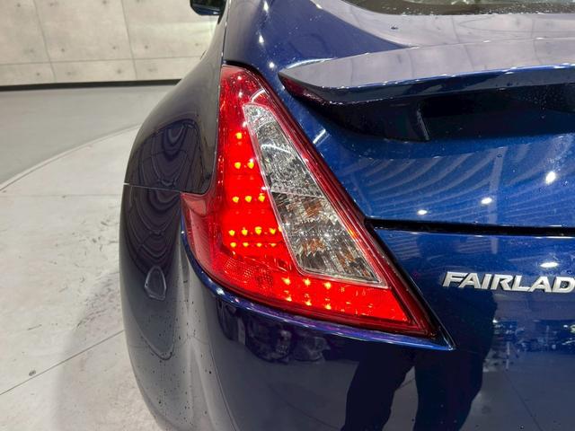 フェアレディZ ベースグレード 6速MT リアスポイラー 社外ナビ フルセグTV BT接続 リアカメラ HIDヘッドライト LEDデイライト オートライト 純正18インチAW NISMOシフトノブカバー インテリジェントキー ETC(17枚目)