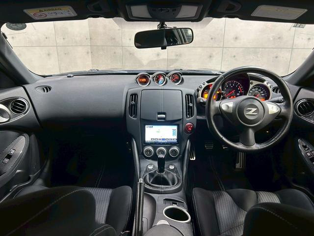 フェアレディZ ベースグレード 6速MT リアスポイラー 社外ナビ フルセグTV BT接続 リアカメラ HIDヘッドライト LEDデイライト オートライト 純正18インチAW NISMOシフトノブカバー インテリジェントキー ETC(26枚目)