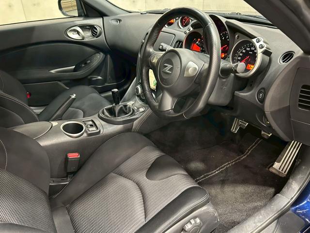 フェアレディZ ベースグレード 6速MT リアスポイラー 社外ナビ フルセグTV BT接続 リアカメラ HIDヘッドライト LEDデイライト オートライト 純正18インチAW NISMOシフトノブカバー インテリジェントキー ETC(47枚目)