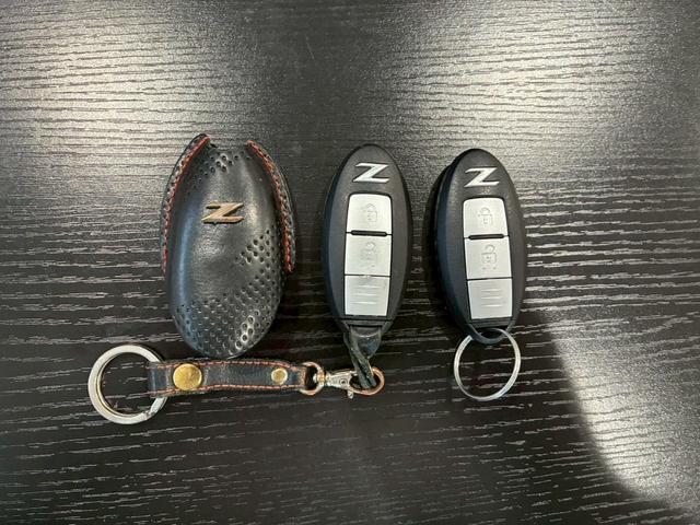 フェアレディZ ベースグレード 6速MT リアスポイラー 社外ナビ フルセグTV BT接続 リアカメラ HIDヘッドライト LEDデイライト オートライト 純正18インチAW NISMOシフトノブカバー インテリジェントキー ETC(59枚目)