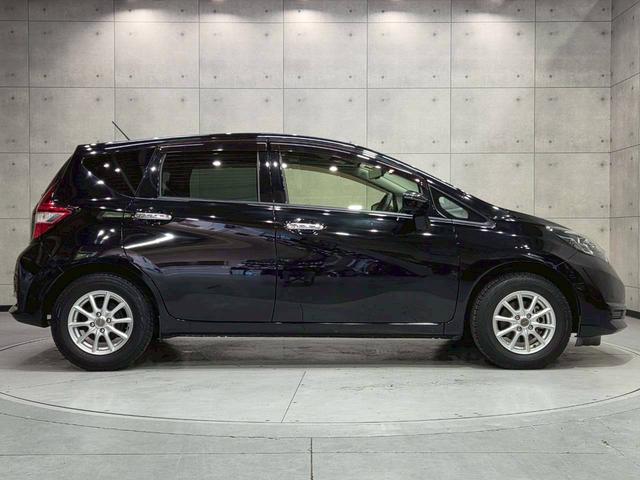 ノート Ｘ　ＤＩＧ－Ｓ　ユーザー様直接仕入れ　プリクラッシュ　社外１４インチ　純正ナビ　フルセグＴＶ　アラウンドビューモニター　ＨＩＤライト　ステアスイッチ　ドアバイザー　Ｐスタート　インテリジェントキー　スペアキー　ＥＴＣ（13枚目）