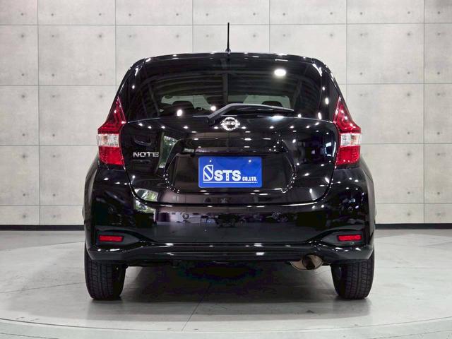 ノート Ｘ　ＤＩＧ－Ｓ　ユーザー様直接仕入れ　プリクラッシュ　社外１４インチ　純正ナビ　フルセグＴＶ　アラウンドビューモニター　ＨＩＤライト　ステアスイッチ　ドアバイザー　Ｐスタート　インテリジェントキー　スペアキー　ＥＴＣ（15枚目）