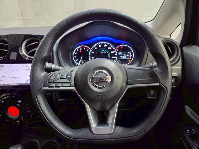 ノート Ｘ　ＤＩＧ－Ｓ　ユーザー様直接仕入れ　プリクラッシュ　社外１４インチ　純正ナビ　フルセグＴＶ　アラウンドビューモニター　ＨＩＤライト　ステアスイッチ　ドアバイザー　Ｐスタート　インテリジェントキー　スペアキー　ＥＴＣ（29枚目）