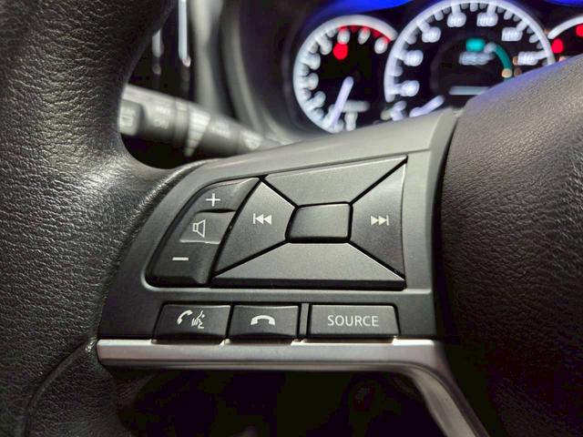 ノート Ｘ　ＤＩＧ－Ｓ　ユーザー様直接仕入れ　プリクラッシュ　社外１４インチ　純正ナビ　フルセグＴＶ　アラウンドビューモニター　ＨＩＤライト　ステアスイッチ　ドアバイザー　Ｐスタート　インテリジェントキー　スペアキー　ＥＴＣ（30枚目）