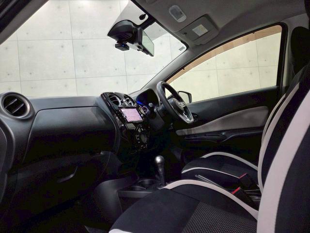 ノート Ｘ　ＤＩＧ－Ｓ　ユーザー様直接仕入れ　プリクラッシュ　社外１４インチ　純正ナビ　フルセグＴＶ　アラウンドビューモニター　ＨＩＤライト　ステアスイッチ　ドアバイザー　Ｐスタート　インテリジェントキー　スペアキー　ＥＴＣ（57枚目）