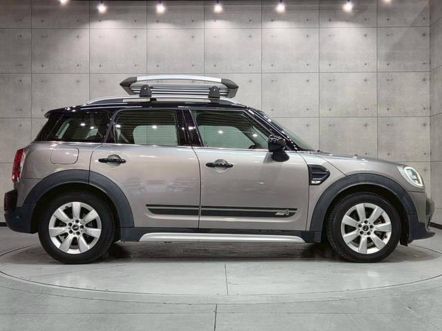 ＭＩＮＩ クーパーＤ　クロスオーバー　オール４　ユーザー様直接仕入れ車両　ルーフキャリア　ボンネットストライプ　ＬＥＤヘッドライト　純正１７インチＡＷ　純正ナビ　ＢＴ接続　シートヒーター　ステアスイッチ　クルコン　ドラレコ　ウェルカムランプ　ＥＴＣ（13枚目）