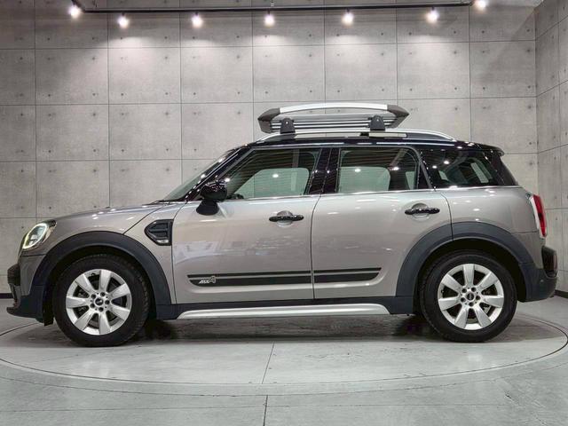 ＭＩＮＩ クーパーＤ　クロスオーバー　オール４　ユーザー様直接仕入れ車両　ルーフキャリア　ボンネットストライプ　ＬＥＤヘッドライト　純正１７インチＡＷ　純正ナビ　ＢＴ接続　シートヒーター　ステアスイッチ　クルコン　ドラレコ　ウェルカムランプ　ＥＴＣ（20枚目）