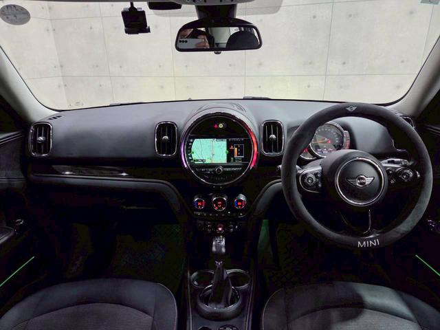 ＭＩＮＩ クーパーＤ　クロスオーバー　オール４　ユーザー様直接仕入れ車両　ルーフキャリア　ボンネットストライプ　ＬＥＤヘッドライト　純正１７インチＡＷ　純正ナビ　ＢＴ接続　シートヒーター　ステアスイッチ　クルコン　ドラレコ　ウェルカムランプ　ＥＴＣ（25枚目）