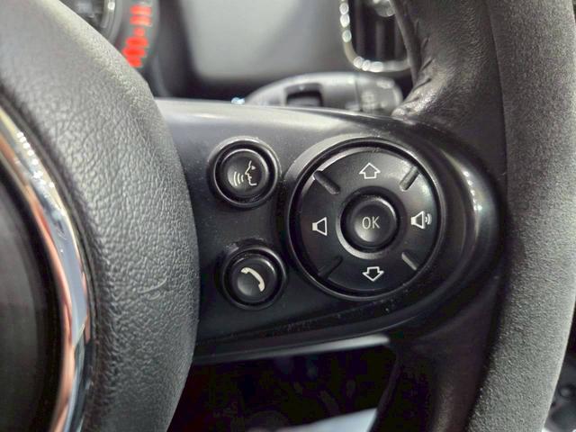 ＭＩＮＩ クーパーＤ　クロスオーバー　オール４　ユーザー様直接仕入れ車両　ルーフキャリア　ボンネットストライプ　ＬＥＤヘッドライト　純正１７インチＡＷ　純正ナビ　ＢＴ接続　シートヒーター　ステアスイッチ　クルコン　ドラレコ　ウェルカムランプ　ＥＴＣ（30枚目）