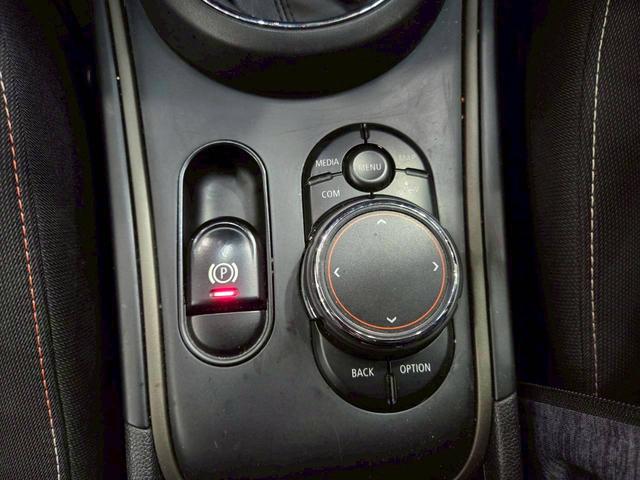 ＭＩＮＩ クーパーＤ　クロスオーバー　オール４　ユーザー様直接仕入れ車両　ルーフキャリア　ボンネットストライプ　ＬＥＤヘッドライト　純正１７インチＡＷ　純正ナビ　ＢＴ接続　シートヒーター　ステアスイッチ　クルコン　ドラレコ　ウェルカムランプ　ＥＴＣ（42枚目）