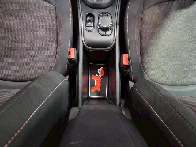 ＭＩＮＩ クーパーＤ　クロスオーバー　オール４　ユーザー様直接仕入れ車両　ルーフキャリア　ボンネットストライプ　ＬＥＤヘッドライト　純正１７インチＡＷ　純正ナビ　ＢＴ接続　シートヒーター　ステアスイッチ　クルコン　ドラレコ　ウェルカムランプ　ＥＴＣ（45枚目）