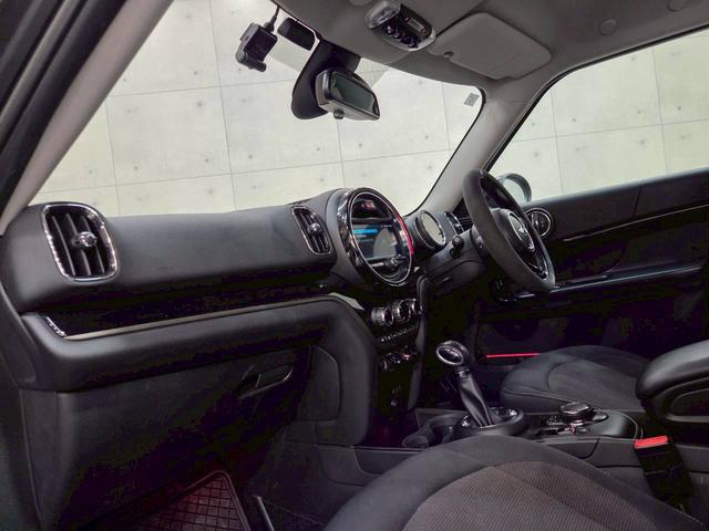 ＭＩＮＩ クーパーＤ　クロスオーバー　オール４　ユーザー様直接仕入れ車両　ルーフキャリア　ボンネットストライプ　ＬＥＤヘッドライト　純正１７インチＡＷ　純正ナビ　ＢＴ接続　シートヒーター　ステアスイッチ　クルコン　ドラレコ　ウェルカムランプ　ＥＴＣ（52枚目）