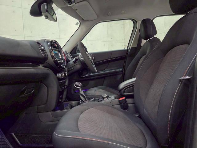 ＭＩＮＩ クーパーＤ　クロスオーバー　オール４　ユーザー様直接仕入れ車両　ルーフキャリア　ボンネットストライプ　ＬＥＤヘッドライト　純正１７インチＡＷ　純正ナビ　ＢＴ接続　シートヒーター　ステアスイッチ　クルコン　ドラレコ　ウェルカムランプ　ＥＴＣ（53枚目）