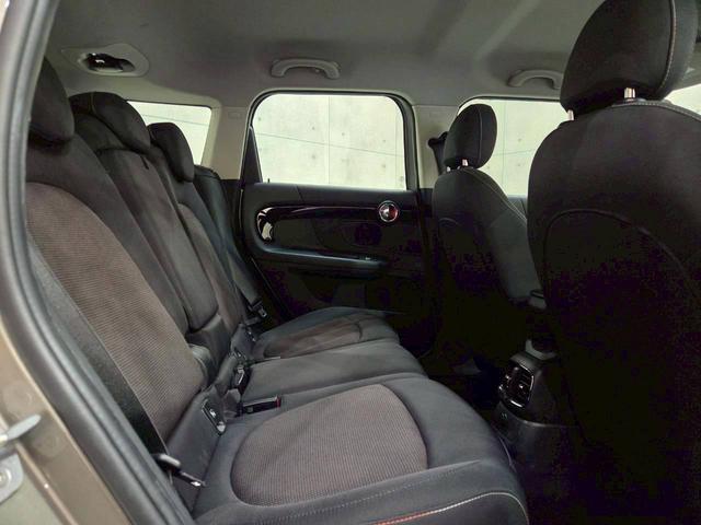 ＭＩＮＩ クーパーＤ　クロスオーバー　オール４　ユーザー様直接仕入れ車両　ルーフキャリア　ボンネットストライプ　ＬＥＤヘッドライト　純正１７インチＡＷ　純正ナビ　ＢＴ接続　シートヒーター　ステアスイッチ　クルコン　ドラレコ　ウェルカムランプ　ＥＴＣ（56枚目）