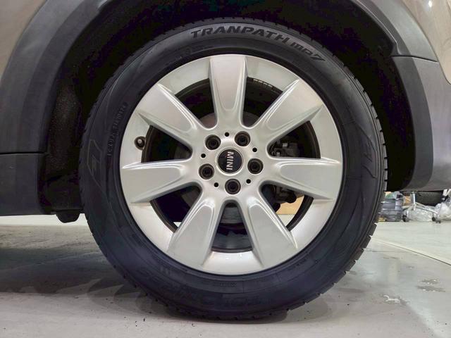 ＭＩＮＩ クーパーＤ　クロスオーバー　オール４　ユーザー様直接仕入れ車両　ルーフキャリア　ボンネットストライプ　ＬＥＤヘッドライト　純正１７インチＡＷ　純正ナビ　ＢＴ接続　シートヒーター　ステアスイッチ　クルコン　ドラレコ　ウェルカムランプ　ＥＴＣ（67枚目）