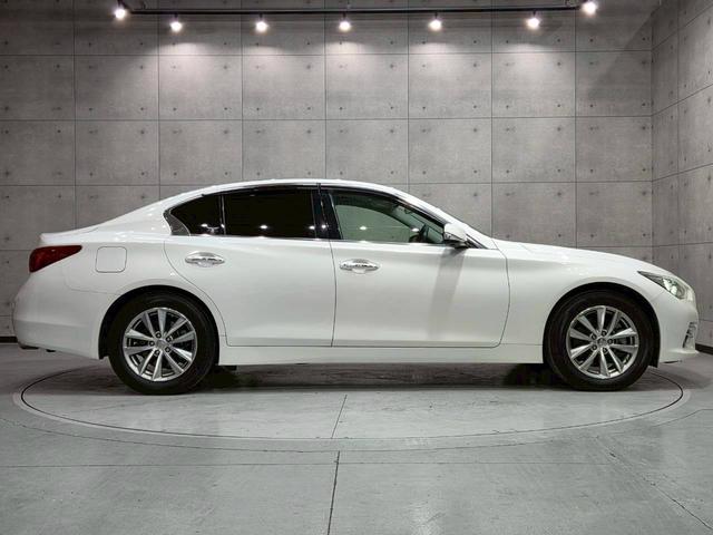 スカイライン ２００ＧＴ－ｔタイプＰ　純正ナビ　フルセグＴＶ　Ｂｌｕｅｔｏｏｔｈ　バックカメラ　ＬＥＤヘッドライト　フォグ　純正１７インチＡＷ　革シート　パワーシート　シートヒーター　ステアスイッチ　レーダークルーズ　前後ドラレコ　ＥＴＣ（13枚目）