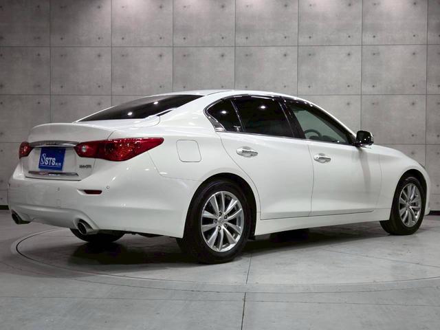 スカイライン ２００ＧＴ－ｔタイプＰ　純正ナビ　フルセグＴＶ　Ｂｌｕｅｔｏｏｔｈ　バックカメラ　ＬＥＤヘッドライト　フォグ　純正１７インチＡＷ　革シート　パワーシート　シートヒーター　ステアスイッチ　レーダークルーズ　前後ドラレコ　ＥＴＣ（14枚目）