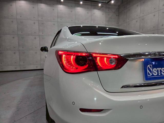 スカイライン ２００ＧＴ－ｔタイプＰ　純正ナビ　フルセグＴＶ　Ｂｌｕｅｔｏｏｔｈ　バックカメラ　ＬＥＤヘッドライト　フォグ　純正１７インチＡＷ　革シート　パワーシート　シートヒーター　ステアスイッチ　レーダークルーズ　前後ドラレコ　ＥＴＣ（17枚目）