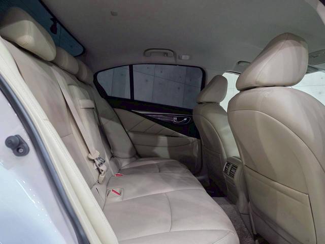 スカイライン ２００ＧＴ－ｔタイプＰ　純正ナビ　フルセグＴＶ　Ｂｌｕｅｔｏｏｔｈ　バックカメラ　ＬＥＤヘッドライト　フォグ　純正１７インチＡＷ　革シート　パワーシート　シートヒーター　ステアスイッチ　レーダークルーズ　前後ドラレコ　ＥＴＣ（62枚目）