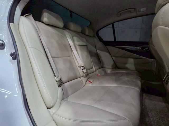 スカイライン ２００ＧＴ－ｔタイプＰ　純正ナビ　フルセグＴＶ　Ｂｌｕｅｔｏｏｔｈ　バックカメラ　ＬＥＤヘッドライト　フォグ　純正１７インチＡＷ　革シート　パワーシート　シートヒーター　ステアスイッチ　レーダークルーズ　前後ドラレコ　ＥＴＣ（63枚目）