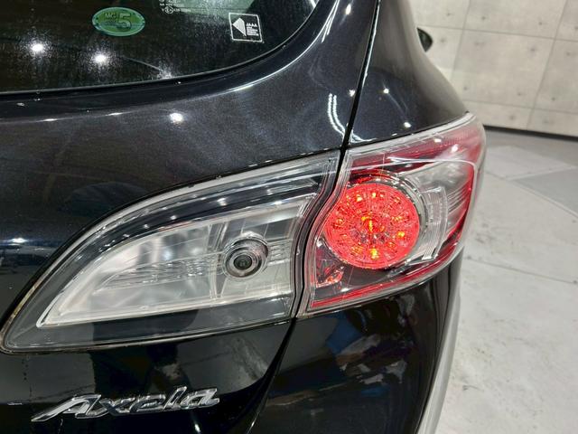 マツダスピードアクセラ ベースグレード　ＥＸＡＳマフラー　ＢＬＩＴＺ車高調・エアクリ・ブローオフ　純正エアロパーツ　ＬＥＤライト　純正１８インチＡＷ　純正ナビ　フルセグＴＶ　ハーフレザー　社外シフトノブ　ＢＯＳＥサウンド　スペアキー　ＥＴＣ（18枚目）