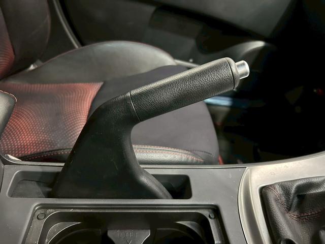 マツダスピードアクセラ ベースグレード　ＥＸＡＳマフラー　ＢＬＩＴＺ車高調・エアクリ・ブローオフ　純正エアロパーツ　ＬＥＤライト　純正１８インチＡＷ　純正ナビ　フルセグＴＶ　ハーフレザー　社外シフトノブ　ＢＯＳＥサウンド　スペアキー　ＥＴＣ（42枚目）